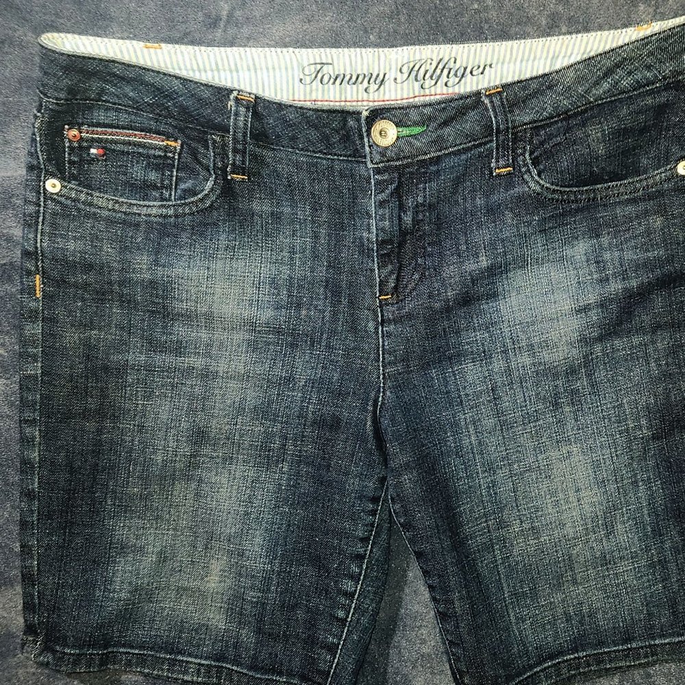 Tommy Hilfiger Ladies' Denim jean shorts in size 10/ 34" waist - Picture 7 of 10